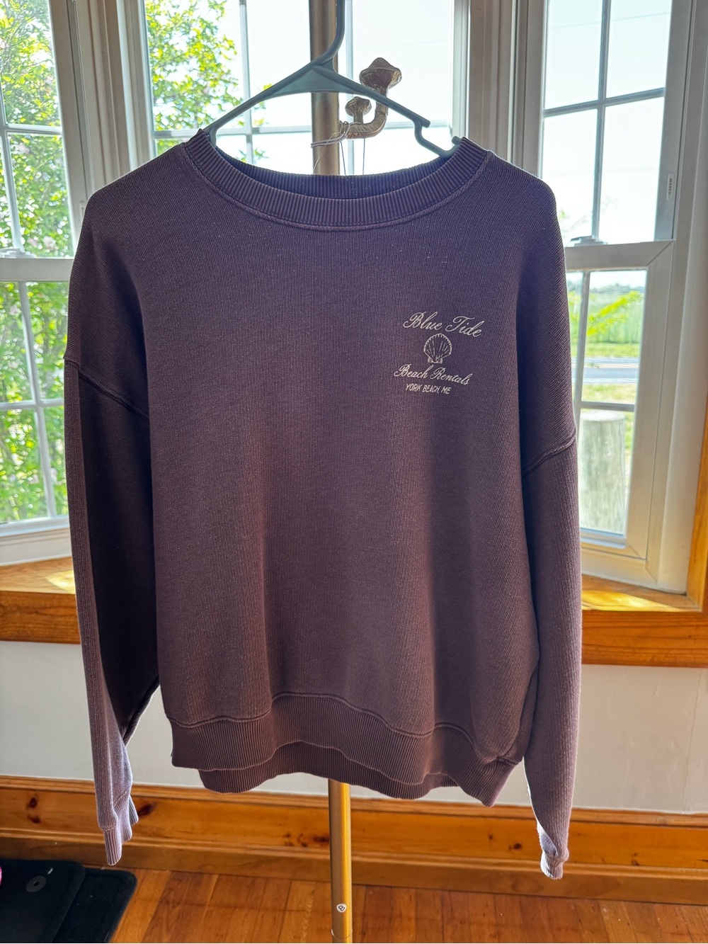 American Eagle Outfitters Relaxed Fit Destination Plum Knit Crewneck Sweater